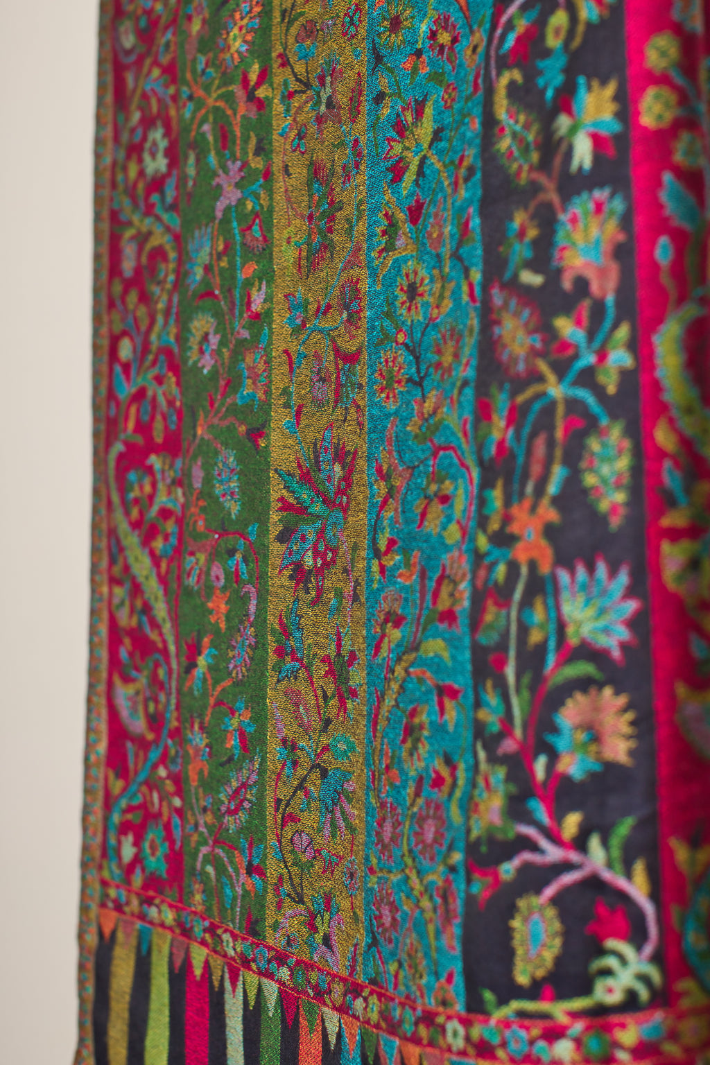 Fine Wool Silk Pashmina Shawl with Multicolor Elegance