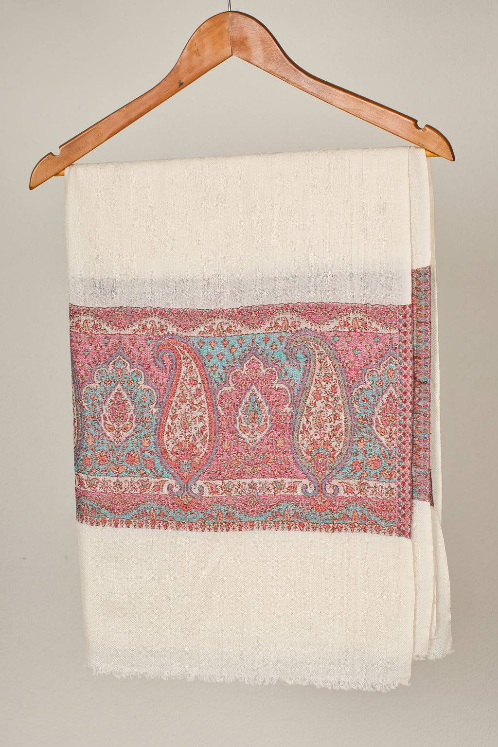 Pashmina Fine Wool Stole with Elegant Paisley & Floral Design