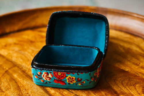 .Hand-Painted Kashmiri Papier Mâché Jewelry Storage Box.